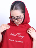 رنگ زیبای تیشرت باکسی کلاه دار
